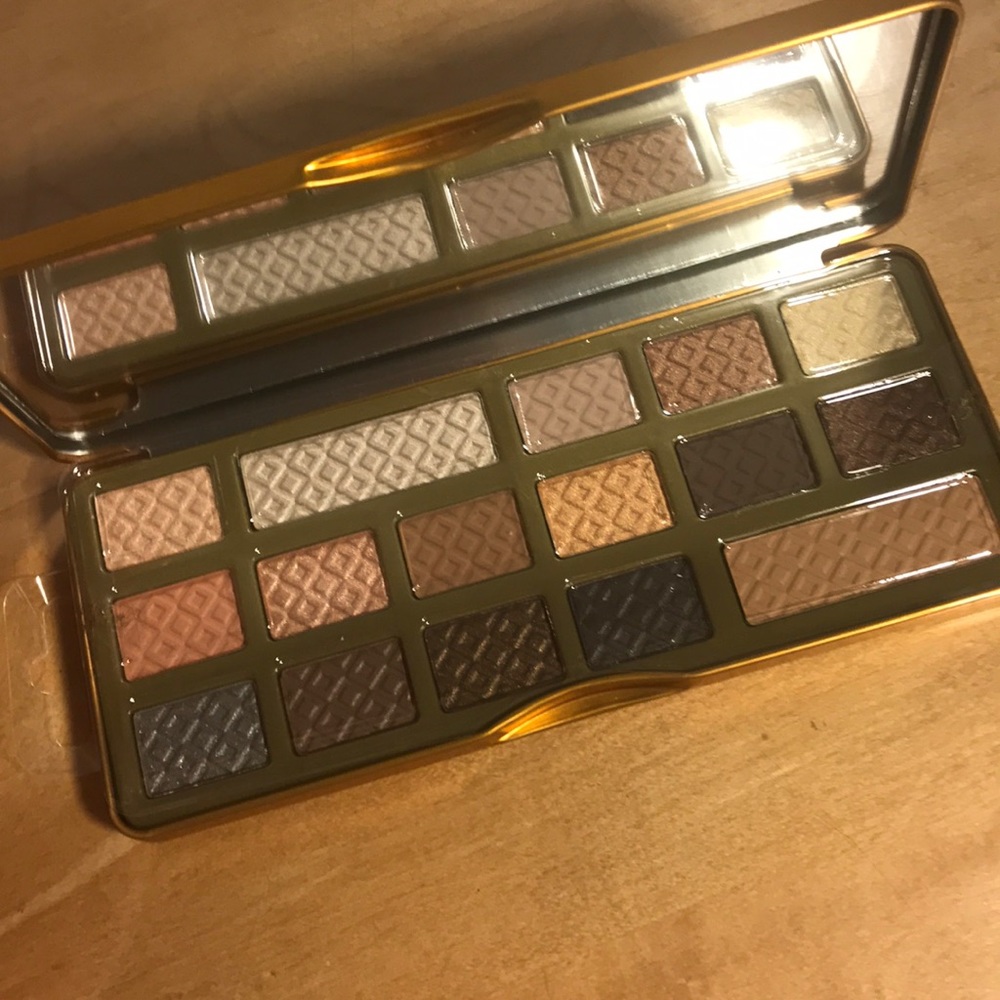 Risqué Beaute/ Sexy Nudes!•Nude Sexy! Eyeshadows
